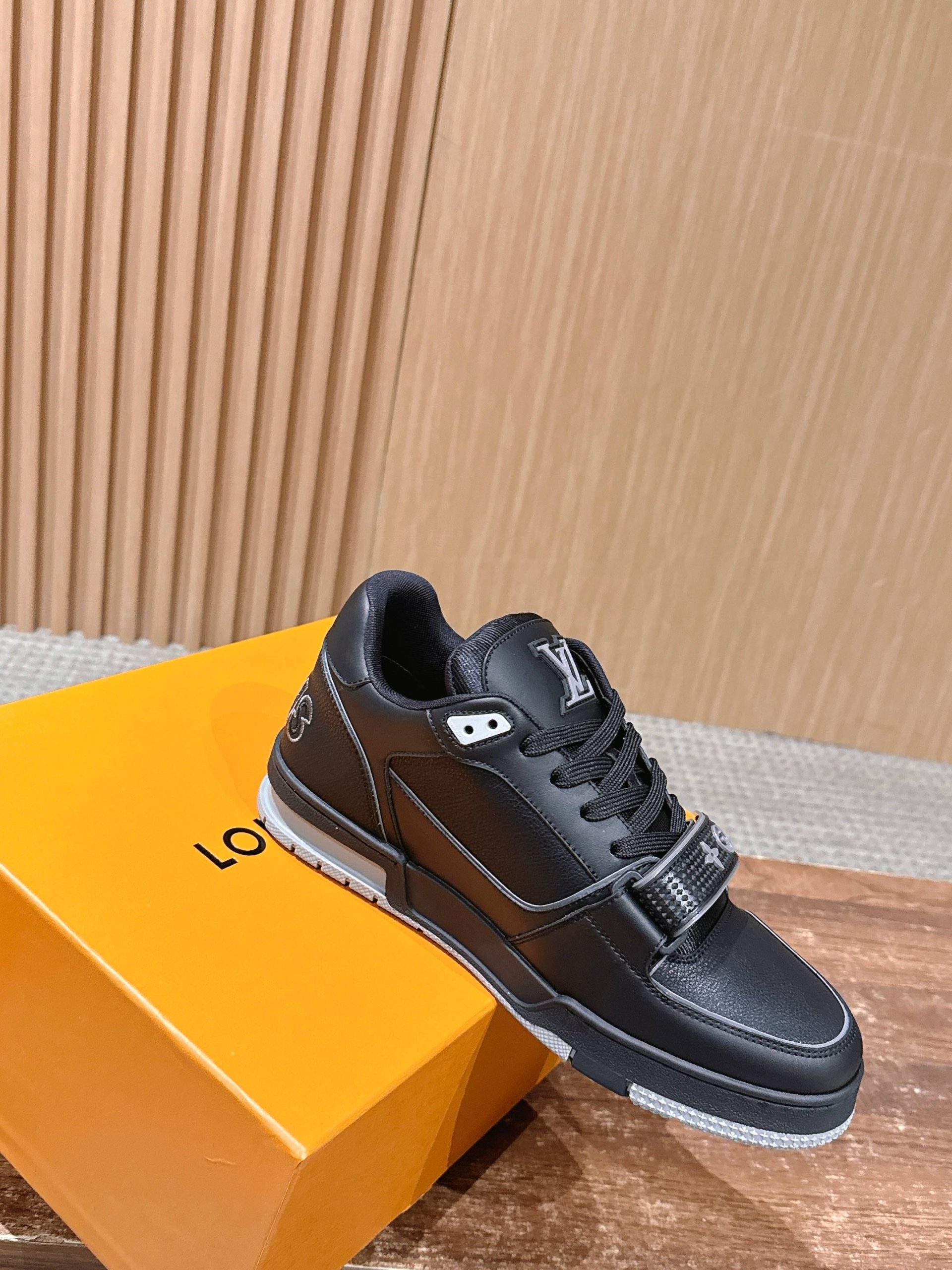Louis Vuitton Trainer – Black - 图片 3