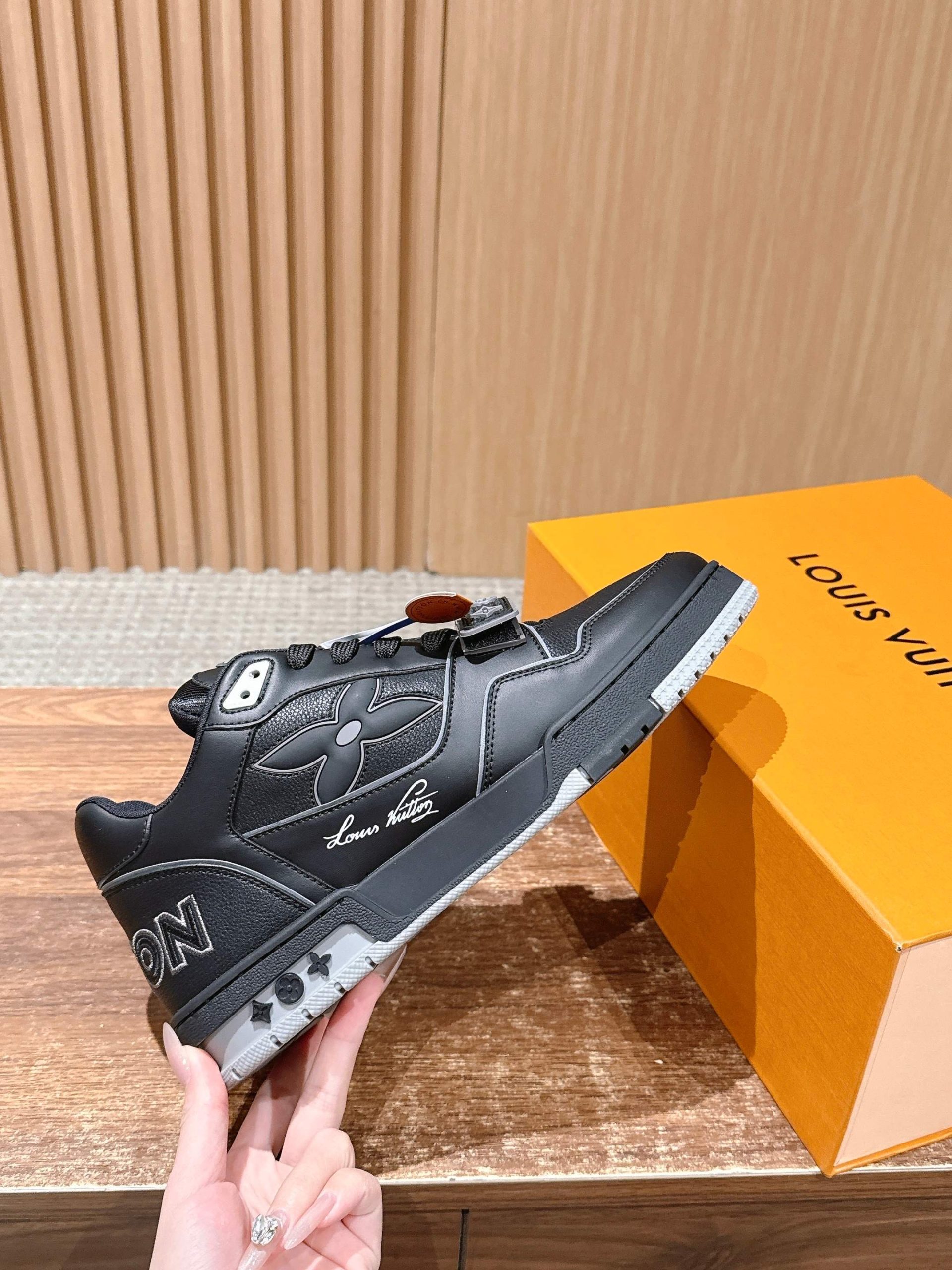 Louis Vuitton Trainer – Black - 图片 5