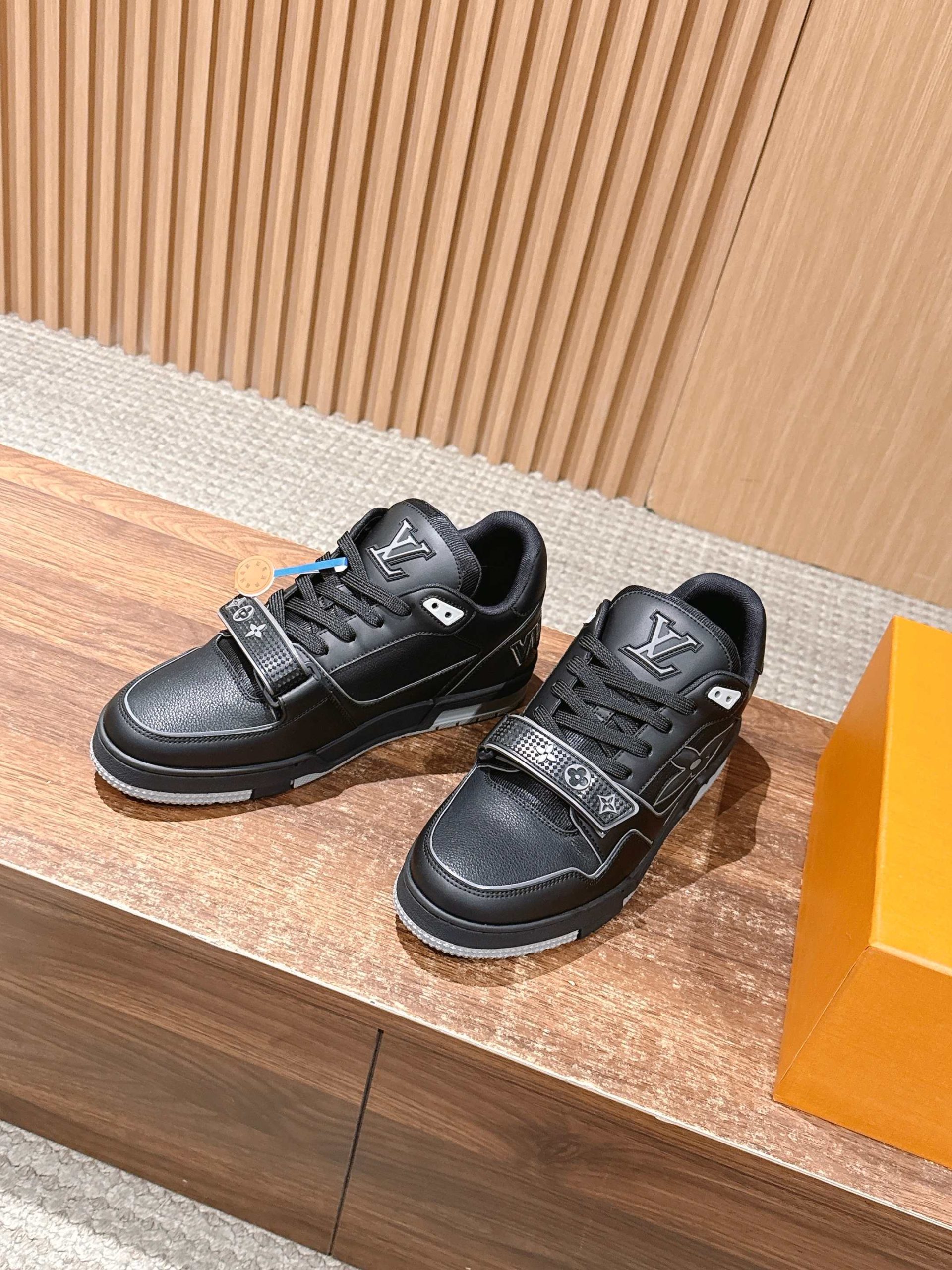 Louis Vuitton Trainer – Black - 图片 2