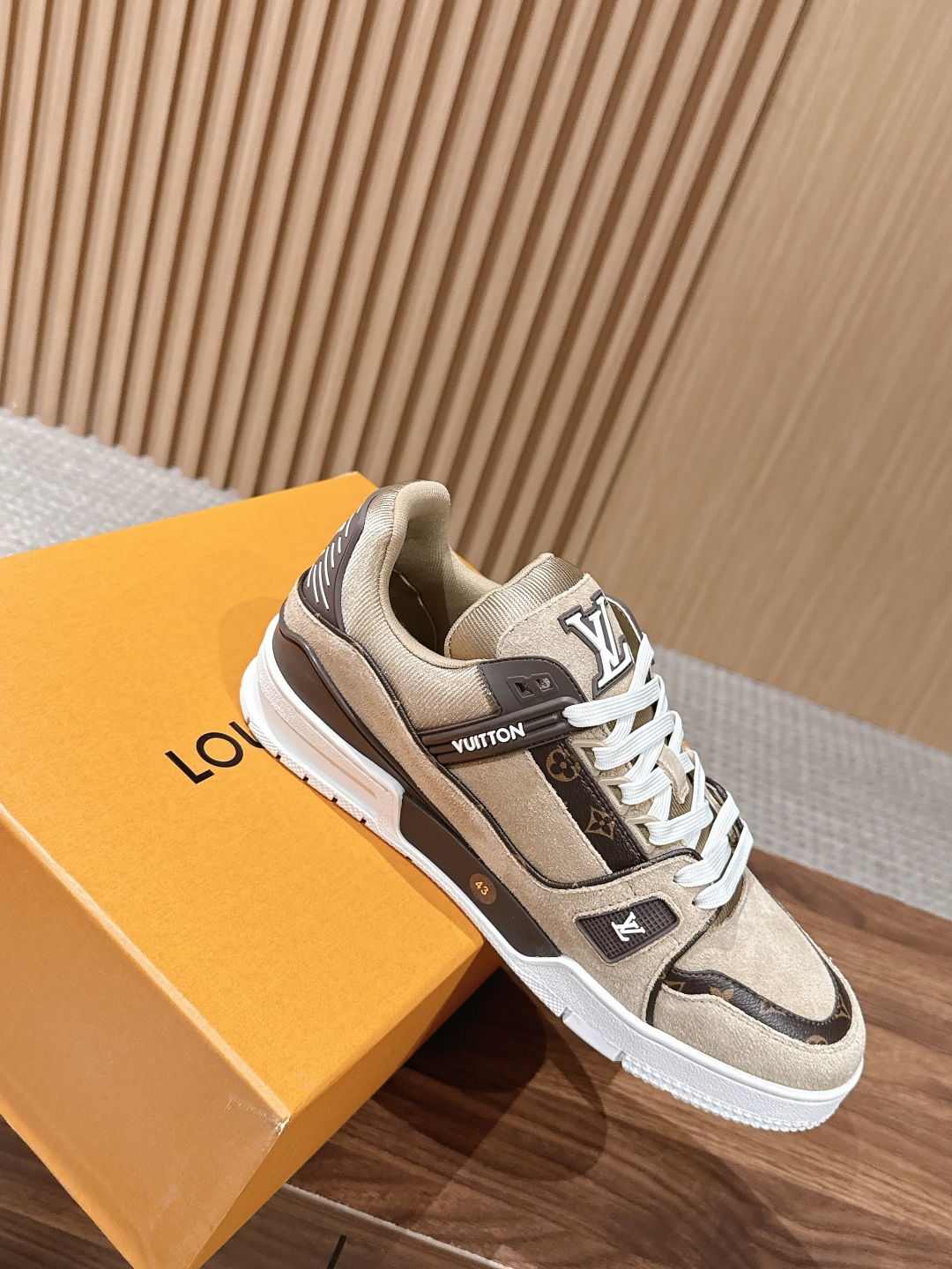 Louis Vuitton Trainer – Beige / Brown - 图片 3
