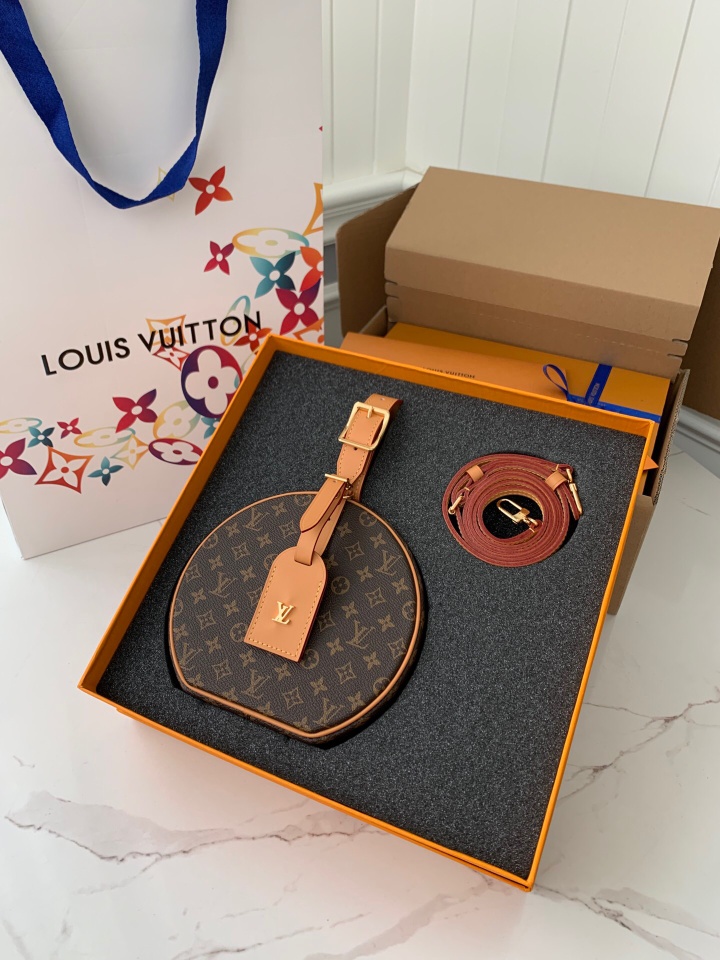 LV M43514 Petite Boîte Chapeau Hard-Shell Round Bag | Monogram