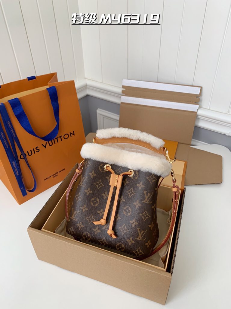 LV M46319 Néonoé BB Bucket Bag | Soft-Tone Wool and Monogram