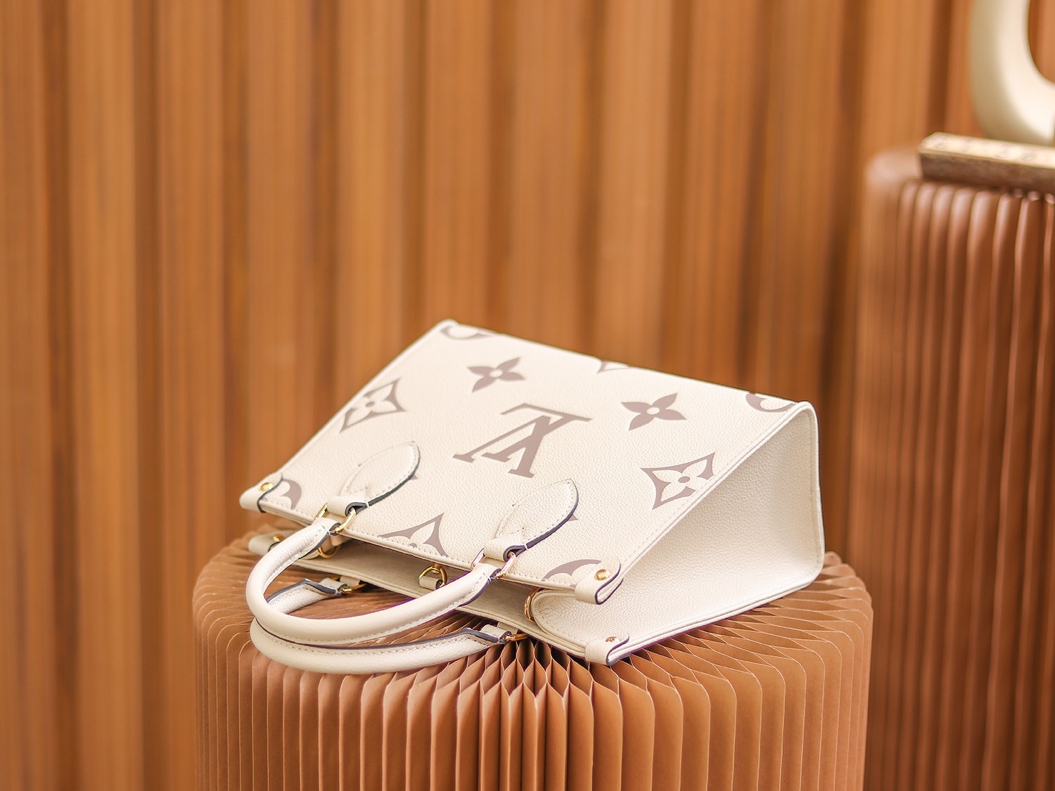 LV M45654 OnTheGo Bag | Embossed Calfskin - 图片 6