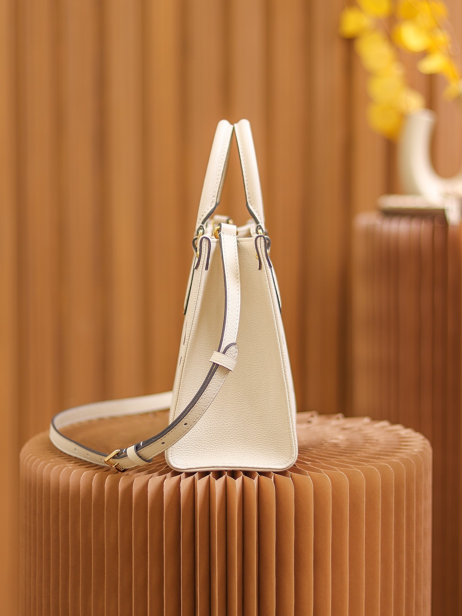LV M45654 OnTheGo Bag | Embossed Calfskin - 图片 4