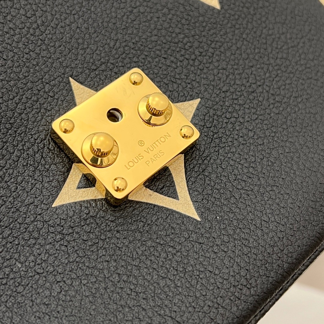 LV M45773 Grained Embossed Cowhide Bag - 图片 6