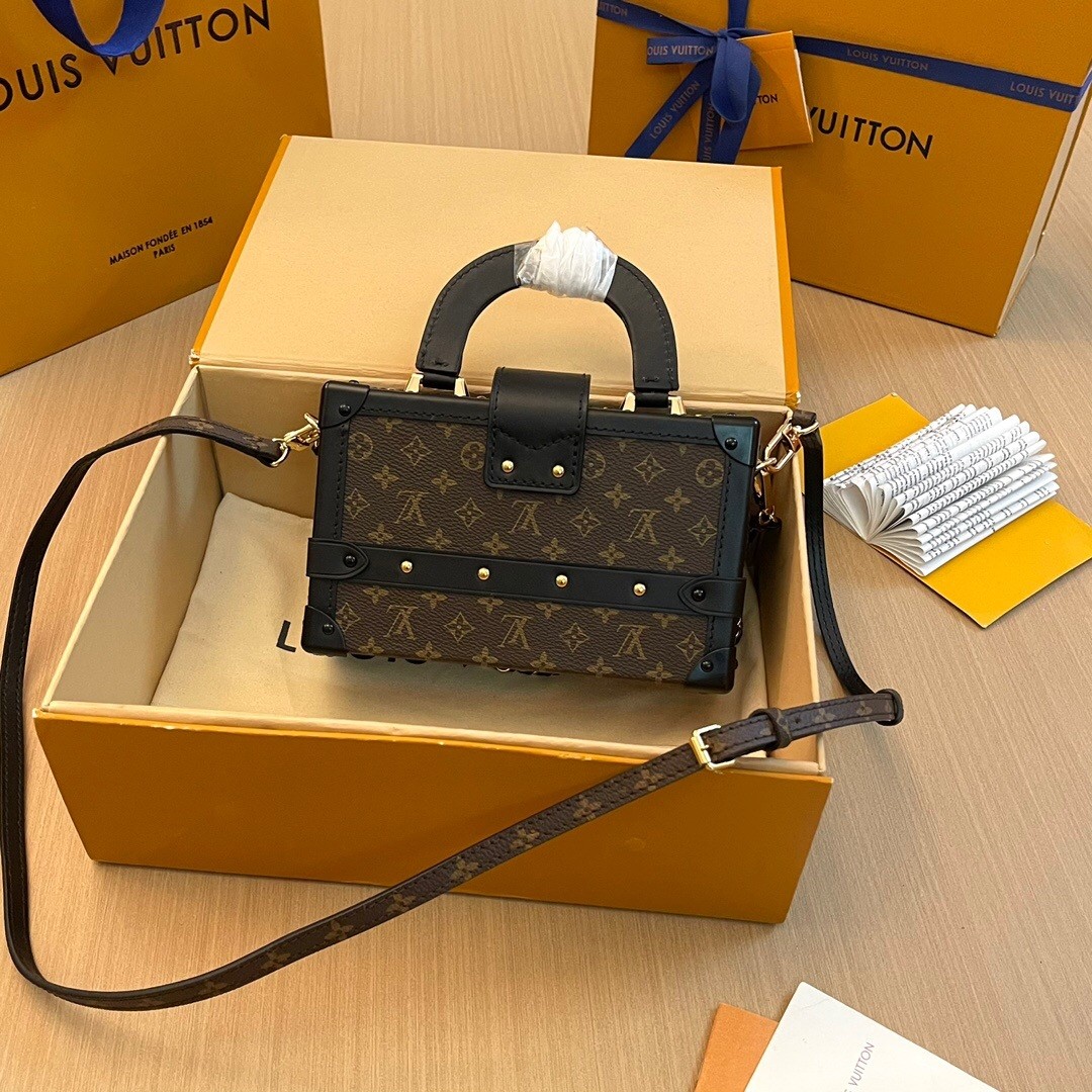 LV M46755 Petite Capitale Hard-Case Bag | Monogram - 图片 3