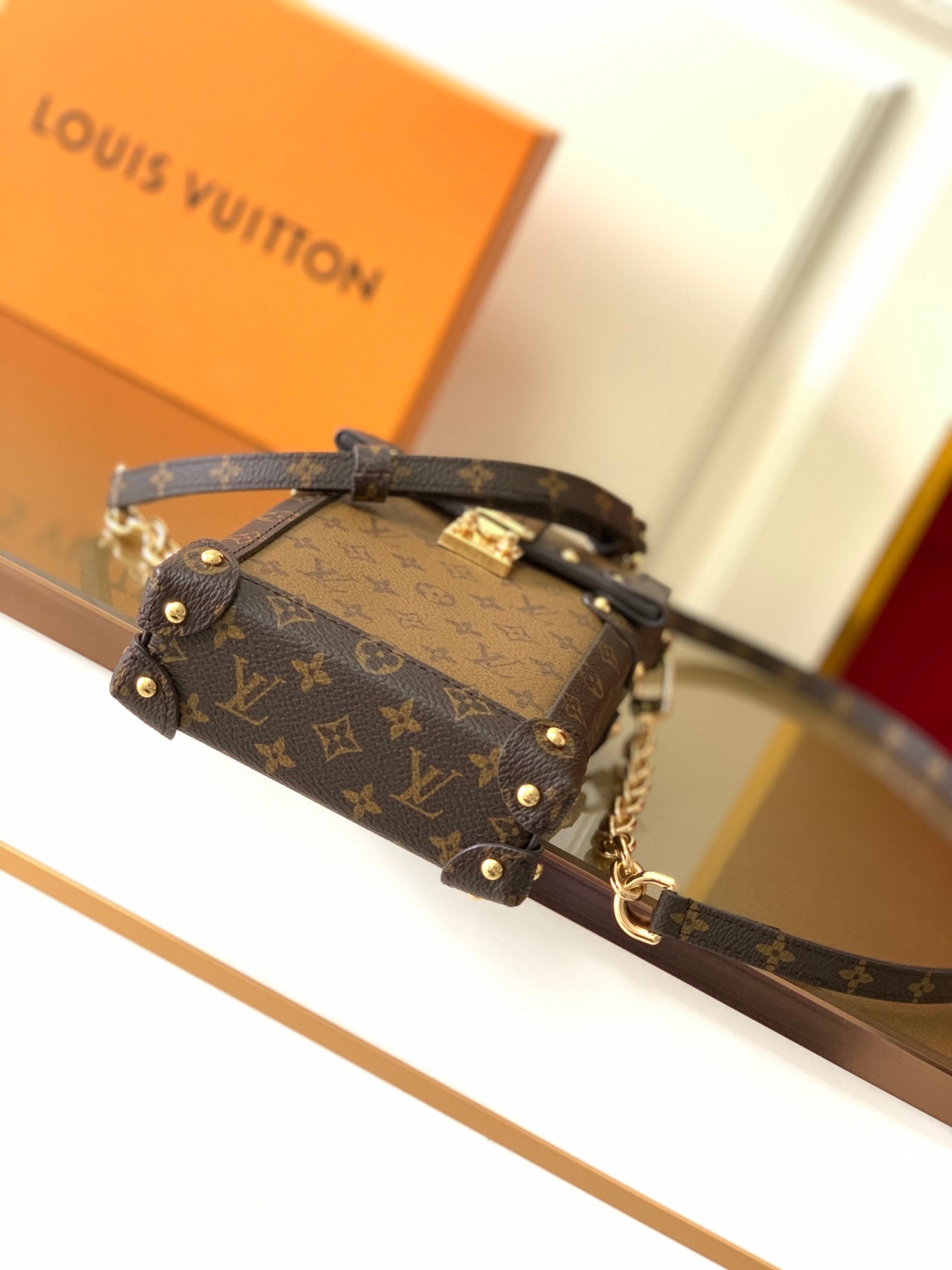 LV M67873 Trunk Vertical Chain Bag - 图片 5