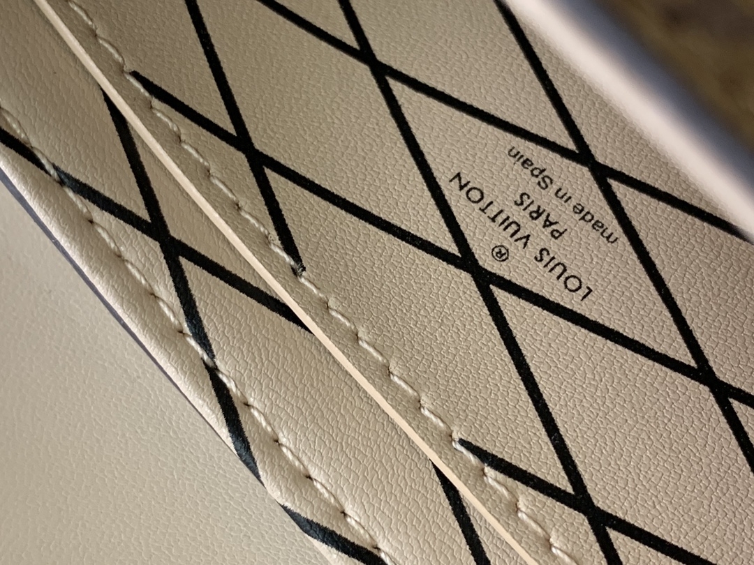 LV M67873 Trunk Vertical Chain Bag - 图片 9