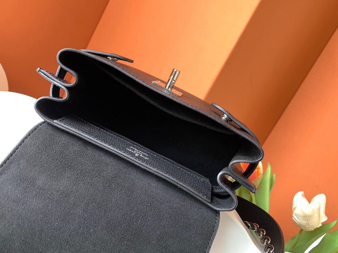 LV M20997 Lockme Ever Bag | 2023 Edition - 图片 8