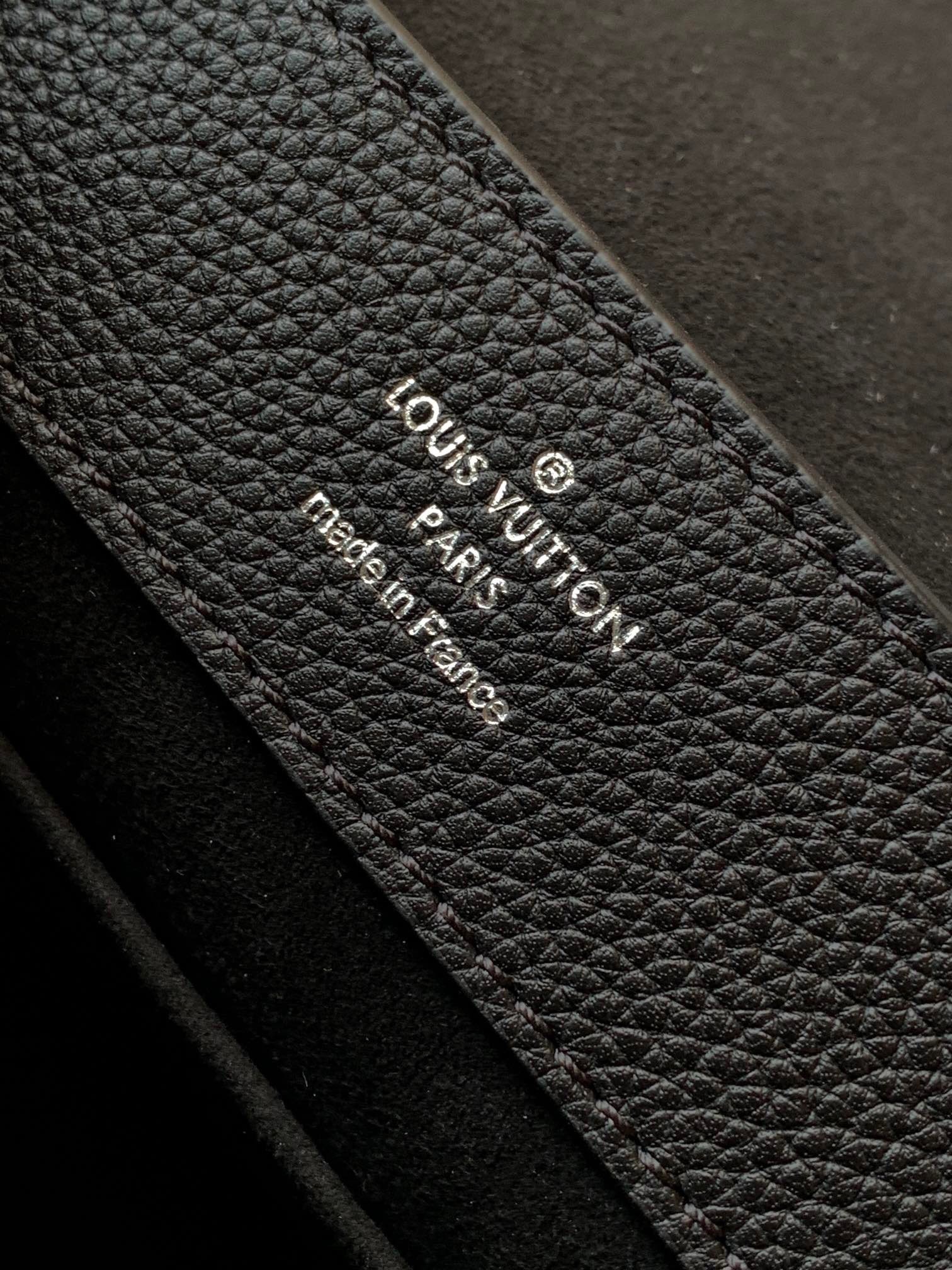 LV M20997 Lockme Ever Bag | 2023 Edition - 图片 9