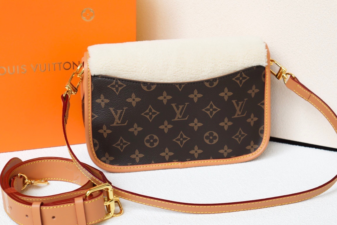 LV M46317 Diane Bag | Women's, Wool-Effect - 图片 4