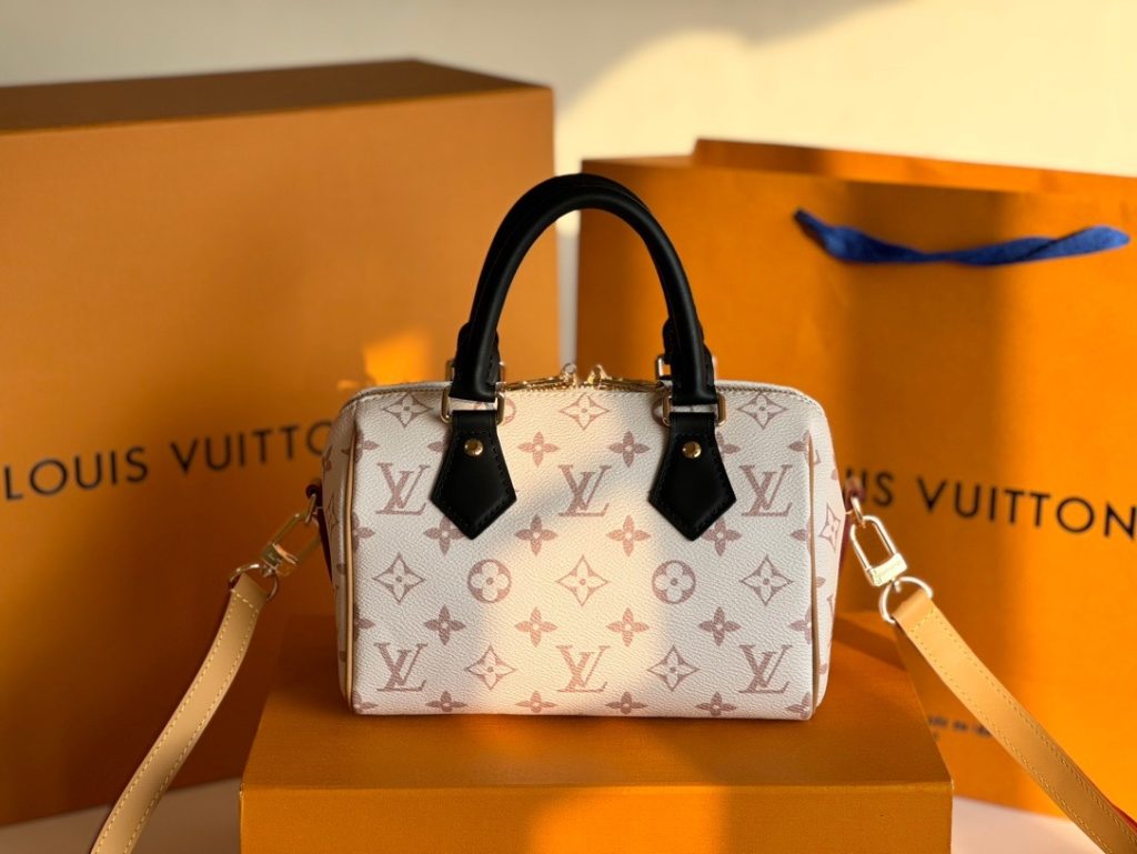 LV M46906 Speedy Bandoulière 20 Bag | White Monogram