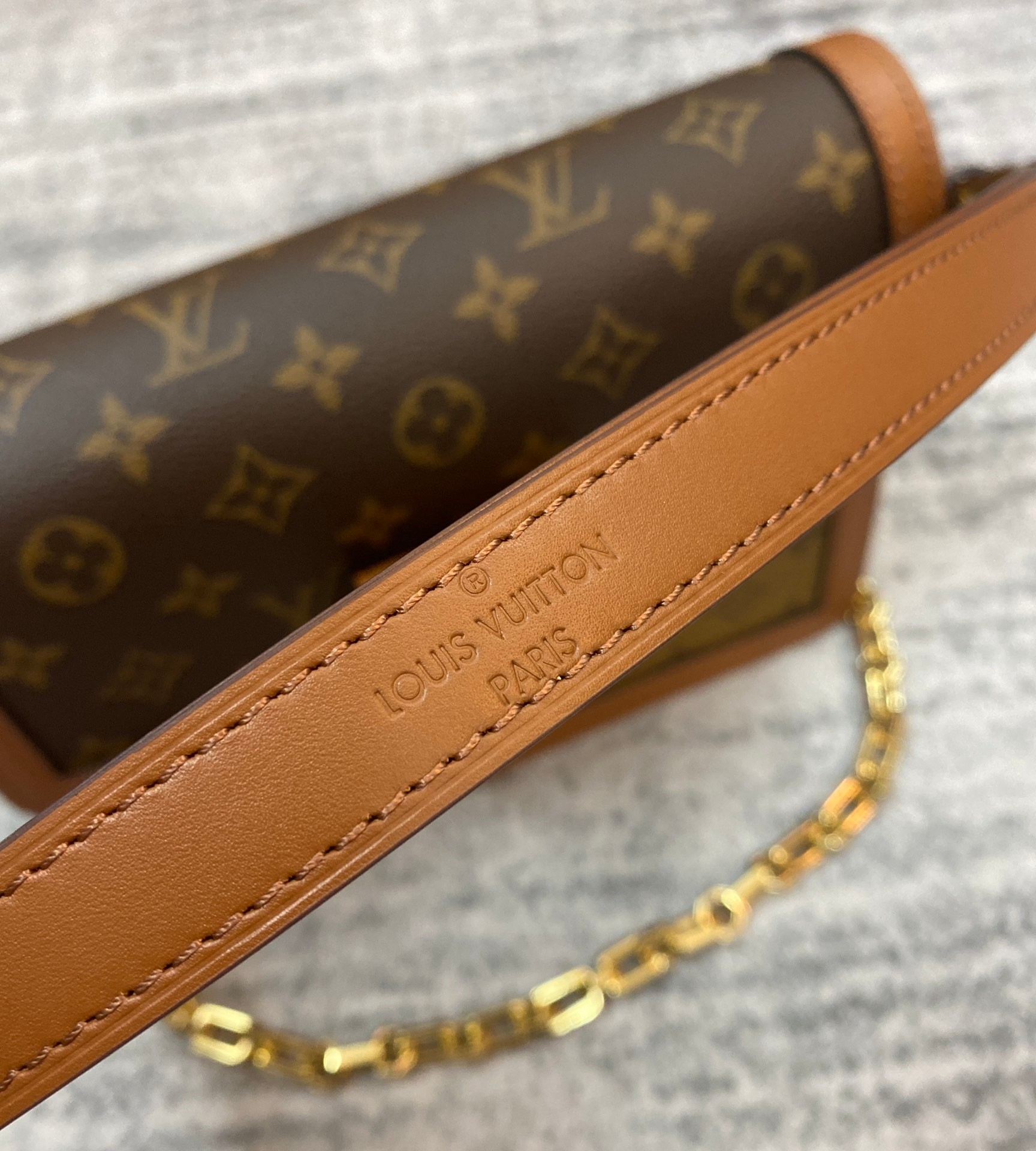 LV M45958 Dauphine Medium Bag | Monogram and Reverse Canvas - 图片 6