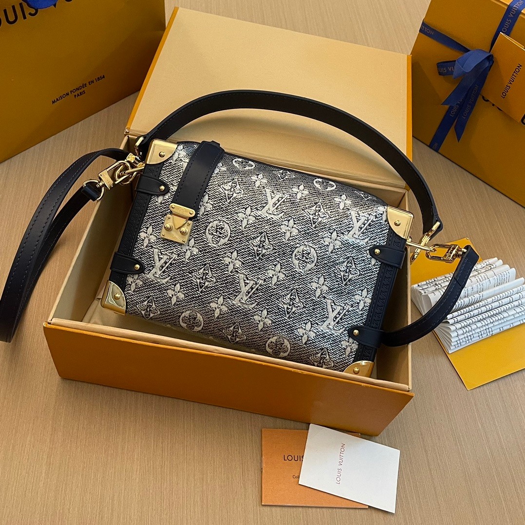 LV M22944 Side Trunk Bag | Iridescent Denim - 图片 2