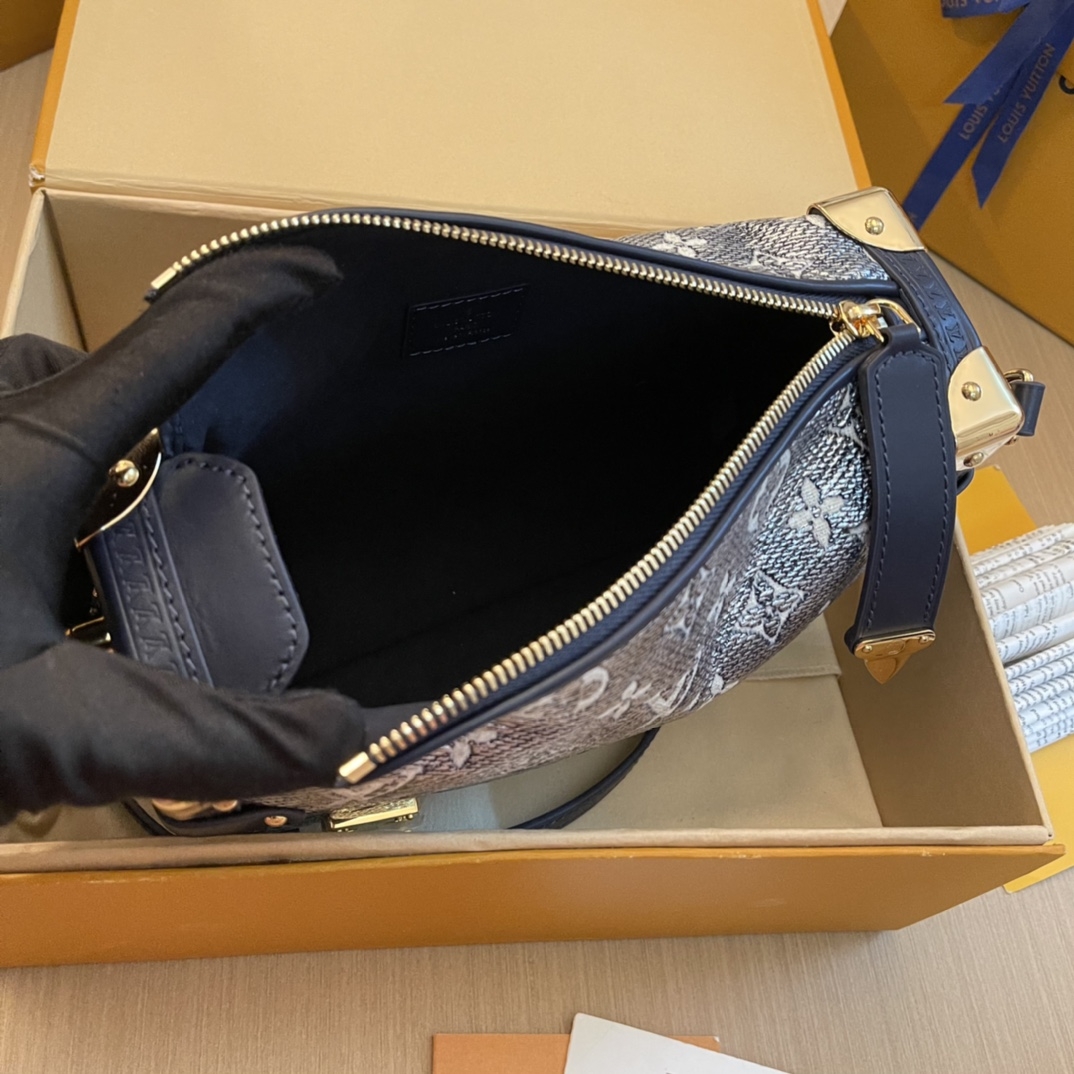 LV M22944 Side Trunk Bag | Iridescent Denim - 图片 8