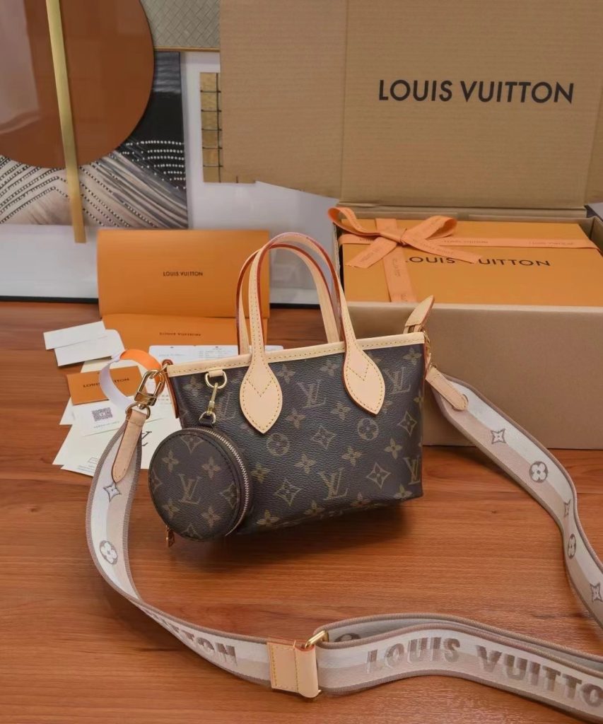 Louis Vuitton Neverfull BB (M46705)