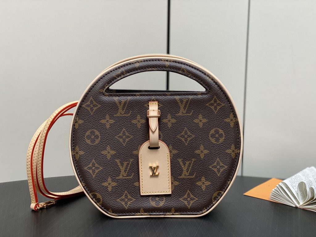 LV M47117 Around Me Round Bag