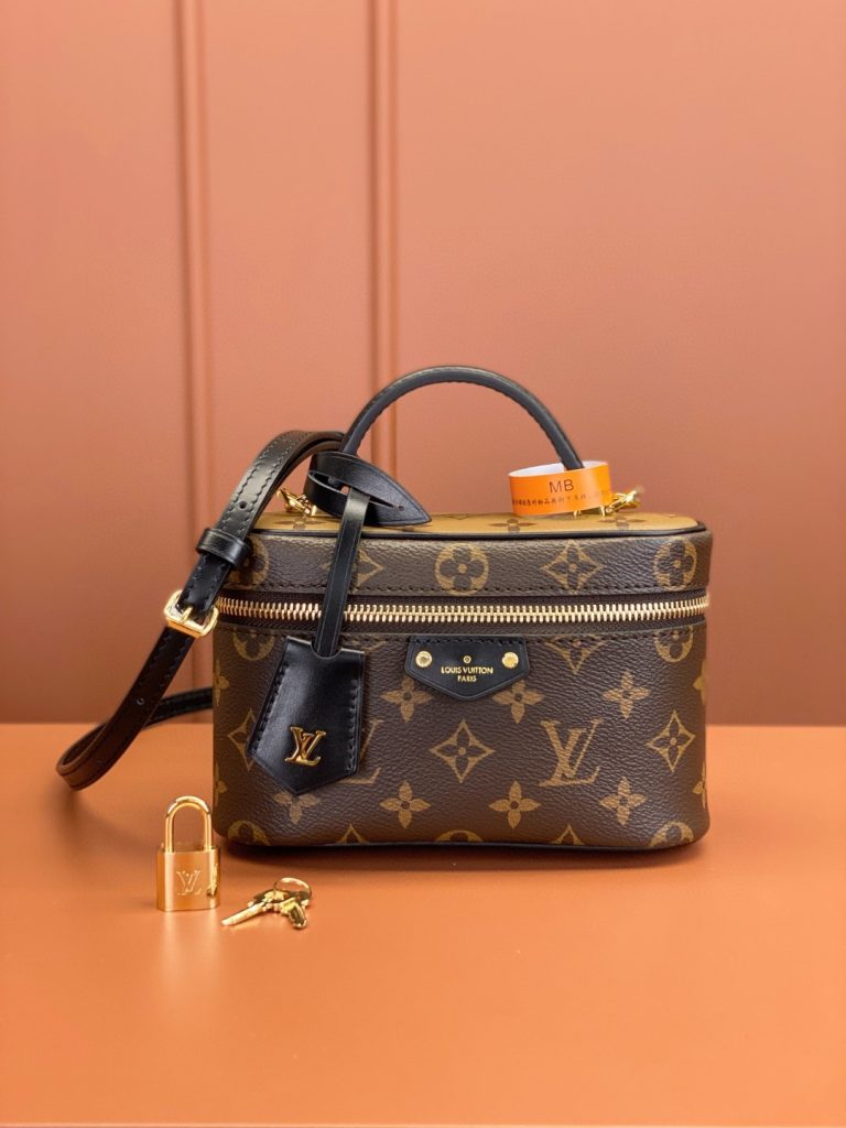 LV M47125 Vanity Chain Pouch