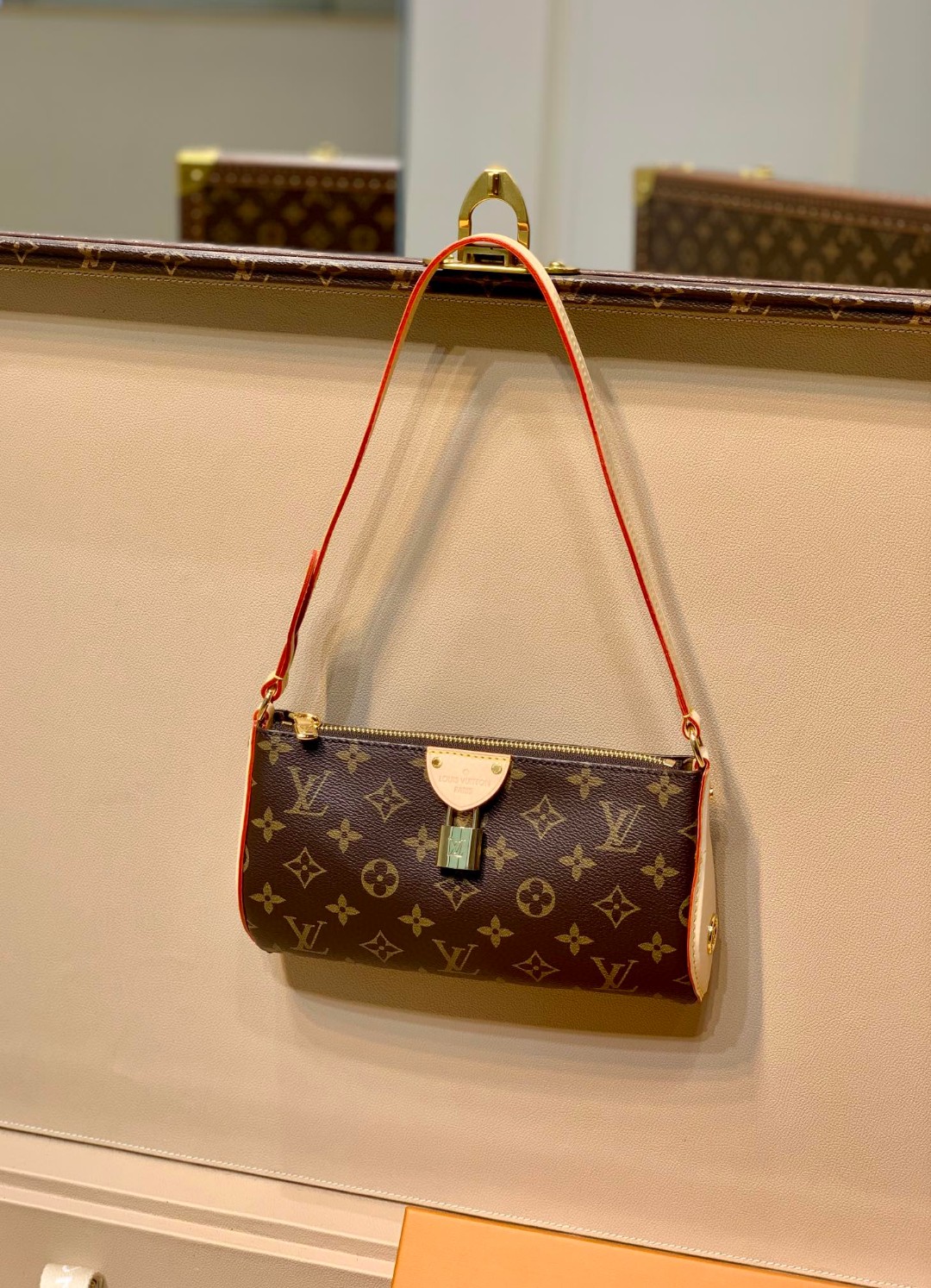 LV M47123 Pochette Tirette Bag