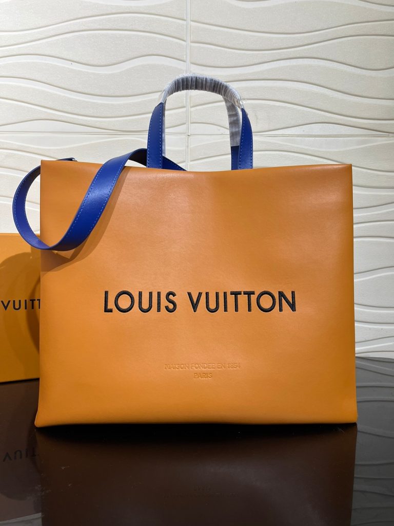 Louis Vuitton Shopper Tote (M24457)