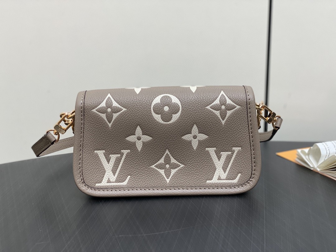 LV M83300 Diane Nano Baguette Bag - 图片 5