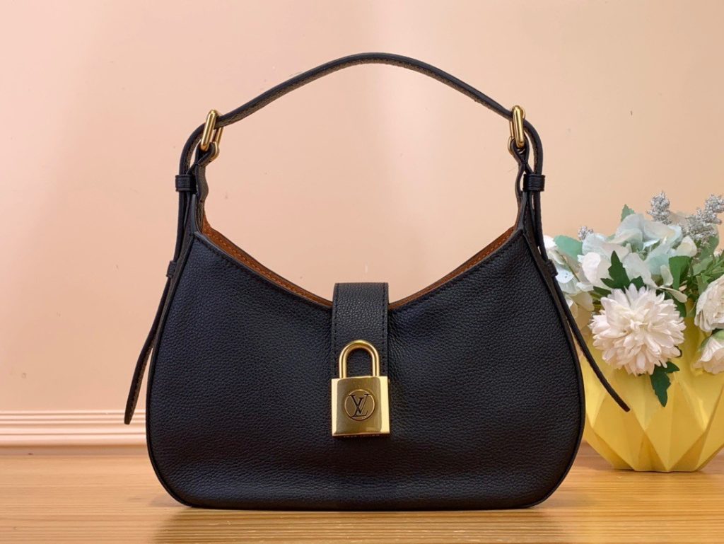 LV M24611 Shoulder Bag | Black