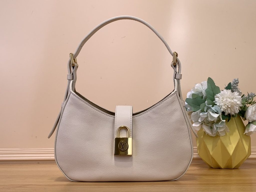 LV M24990 Shoulder Bag | Light Gray