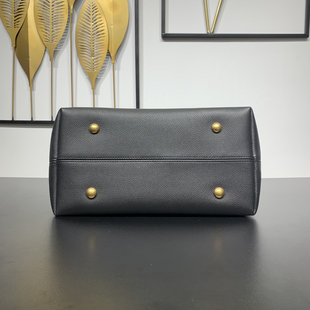 LV M24856 Low Key Hobo MM - 图片 3