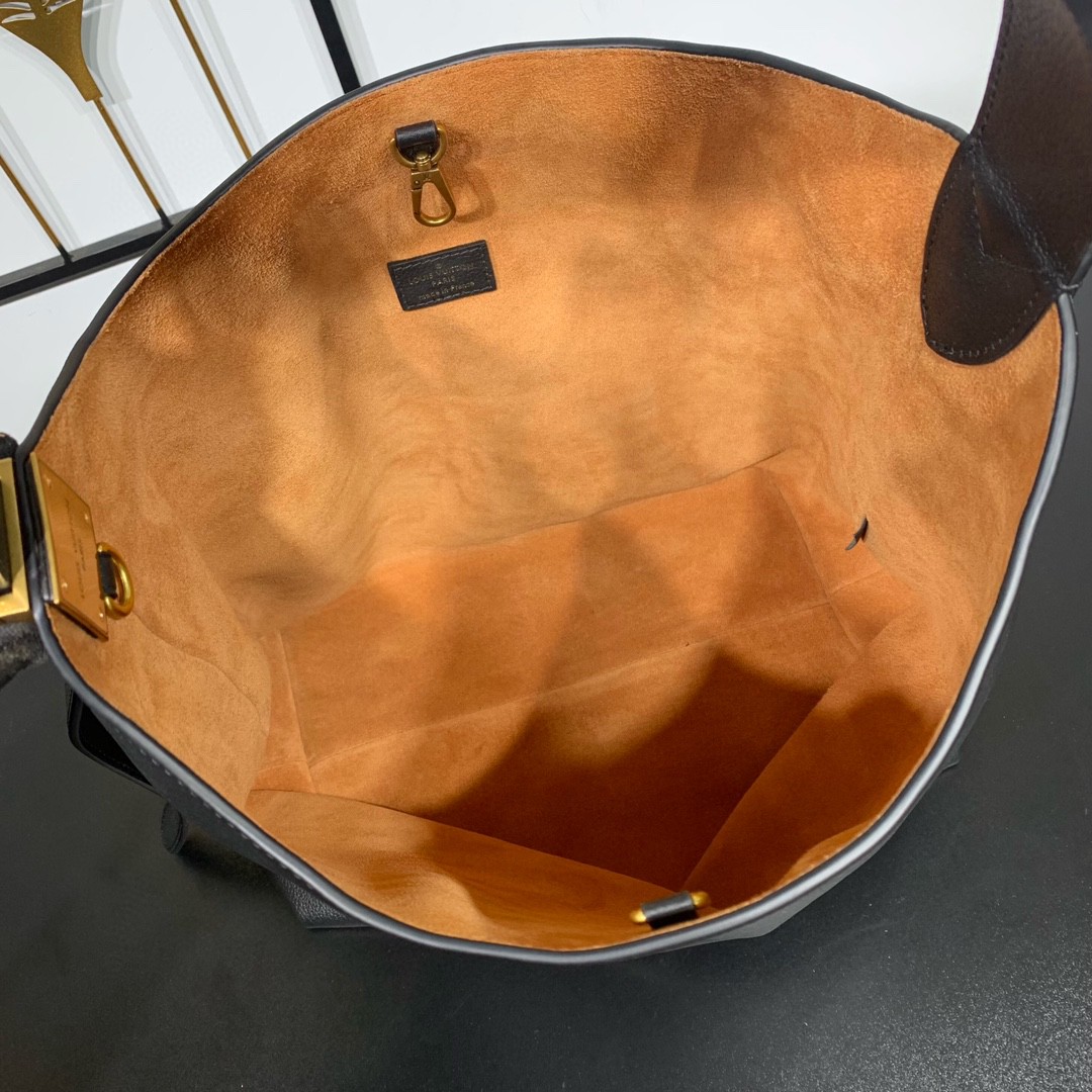 LV M24856 Low Key Hobo MM - 图片 7