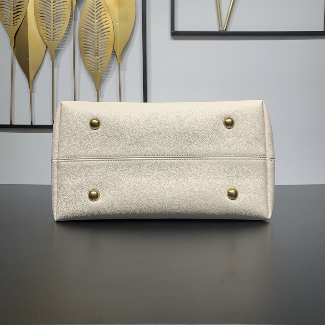 LV M24856 Low Key Hobo MM - 图片 12