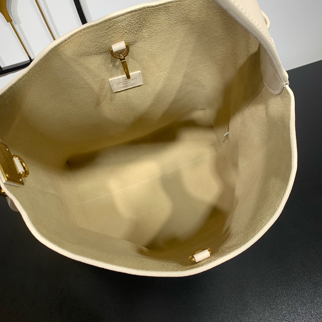 LV M24856 Low Key Hobo MM - 图片 16