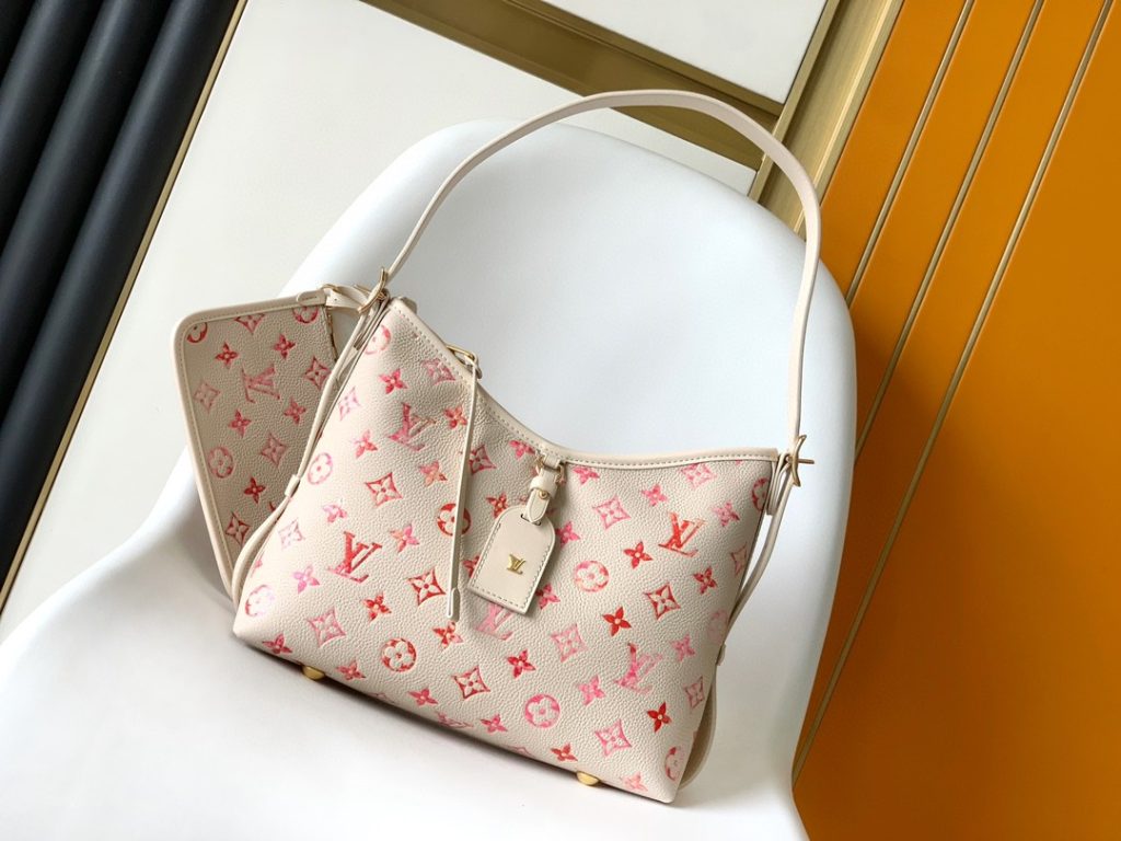 Louis Vuitton CarryAll (M24652)