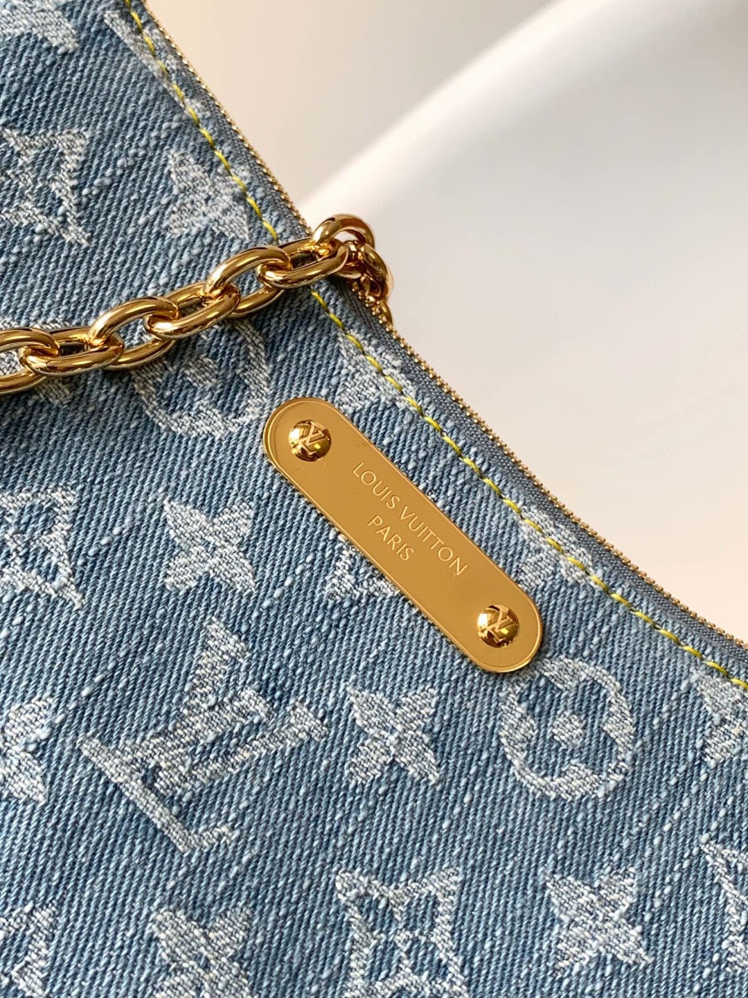 LV M83532 Liv Pochette | Monogram Denim - 图片 5