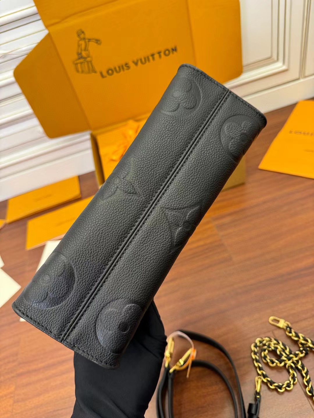 LV M23640 OnTheGo East West Bag - 图片 3