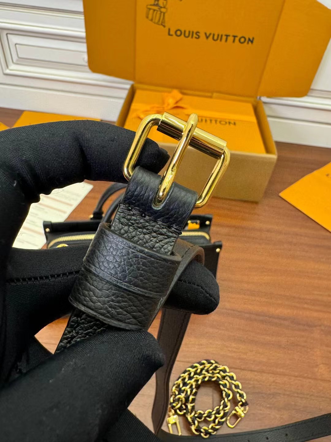 LV M23640 OnTheGo East West Bag - 图片 6