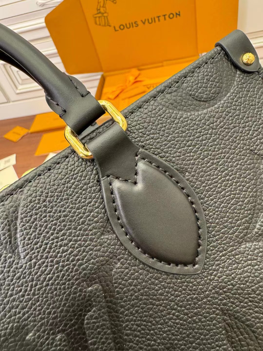 LV M23640 OnTheGo East West Bag - 图片 7