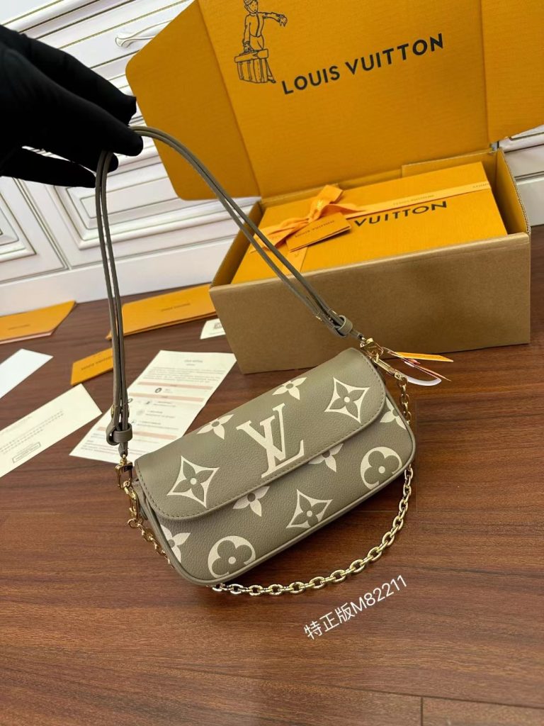 LV M82211 Wallet on Chain Ivy | Khaki