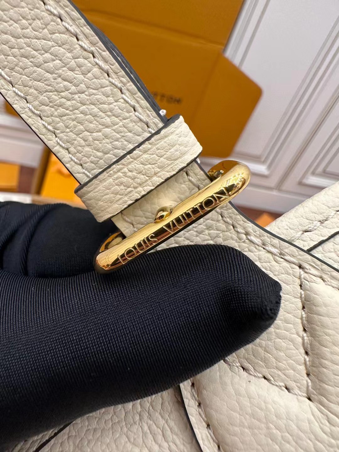LV M46388 Diane Baguette Bag - 图片 5