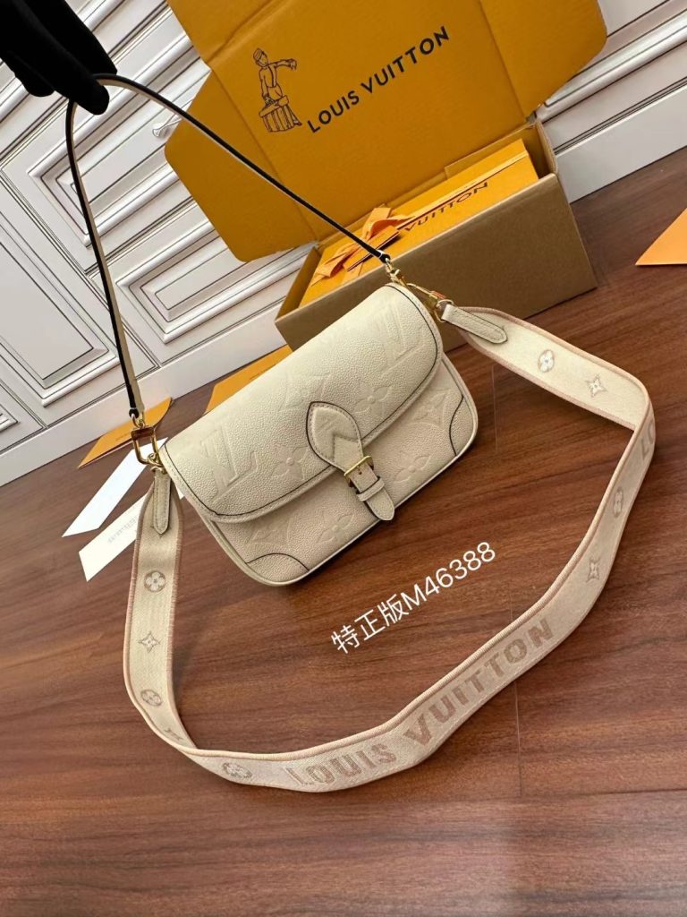 LV M46388 Diane Baguette Bag