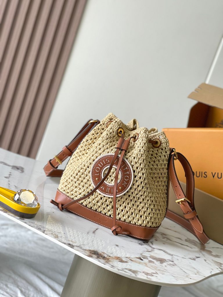 LV M24722 Noé BB Bucket Bag