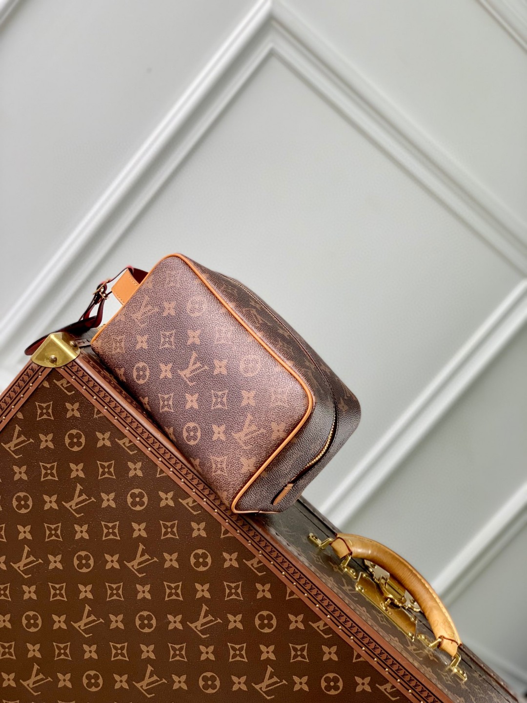 M11765 Locker Dopp Kit Toiletry Bag | Monogram Dust Canvas | 23 × 13 × 12 cm - 图片 2