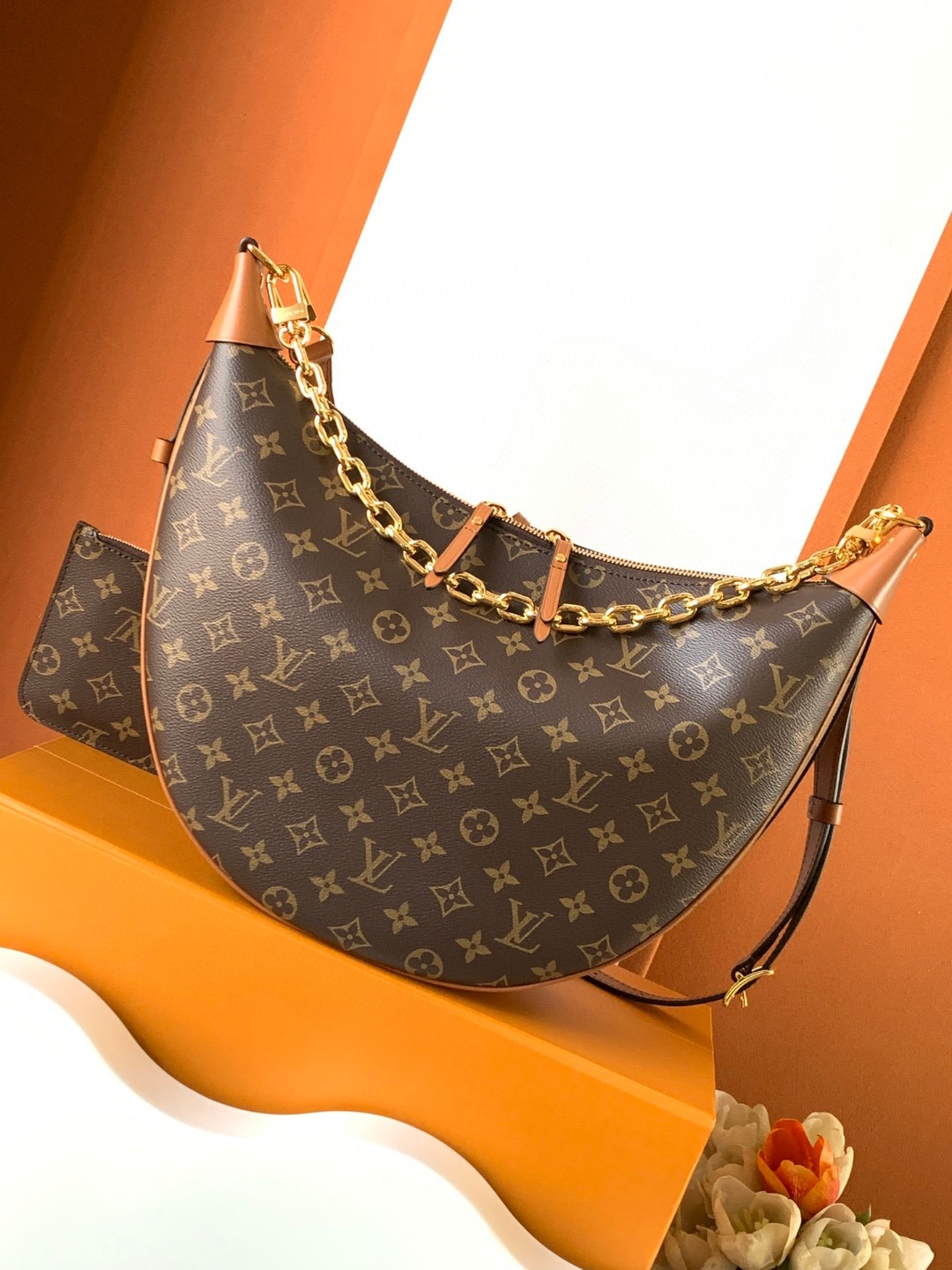 LV M46311 Loop Hobo Bag | Diamond-Quilted Leather
