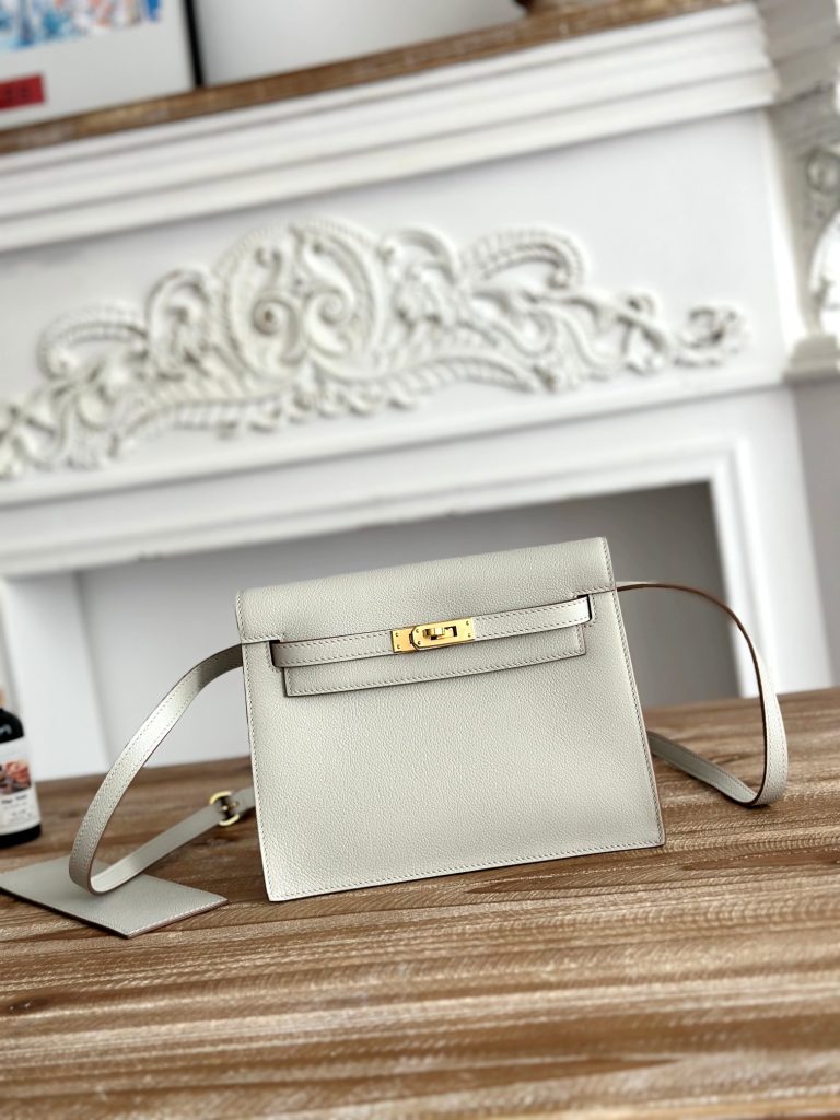 Kelly Danse — 22 cm — Pearl Gray — Evercolor leather — Gold-tone hardware