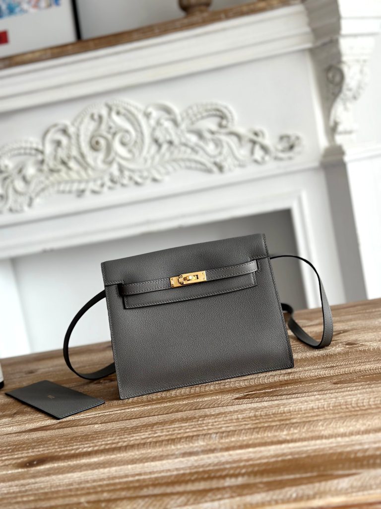 Kelly Danse — 22 cm — Tin Gray — Evercolor leather — Gold-tone hardware