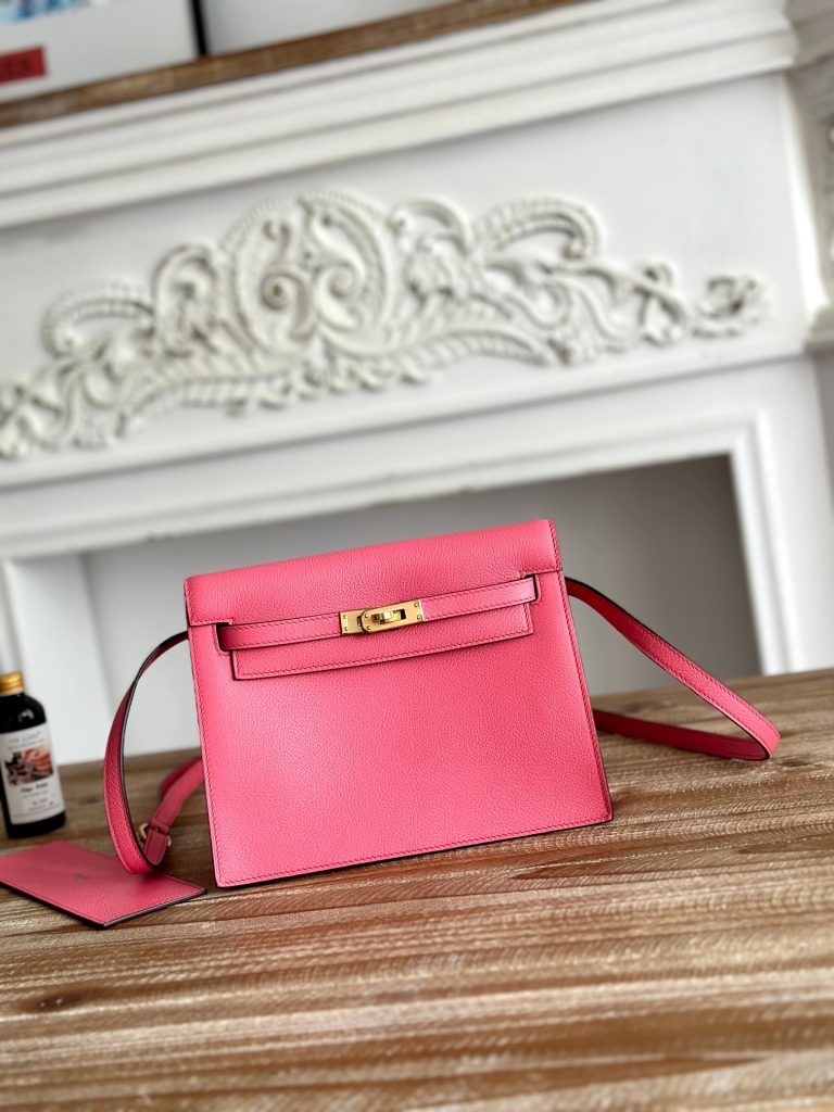Kelly Danse — 22 cm — Milkshake Pink — Evercolor leather — Gold-tone hardware