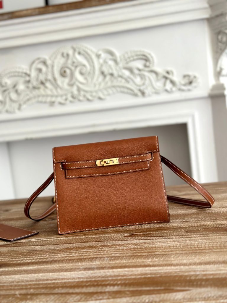 Kelly Danse — 22 cm — Golden Brown — Evercolor leather — Gold-tone hardware