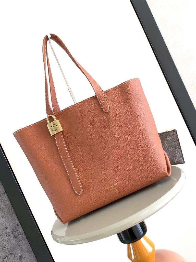 Louis Vuitton Low Key Cabas MM (M25342)