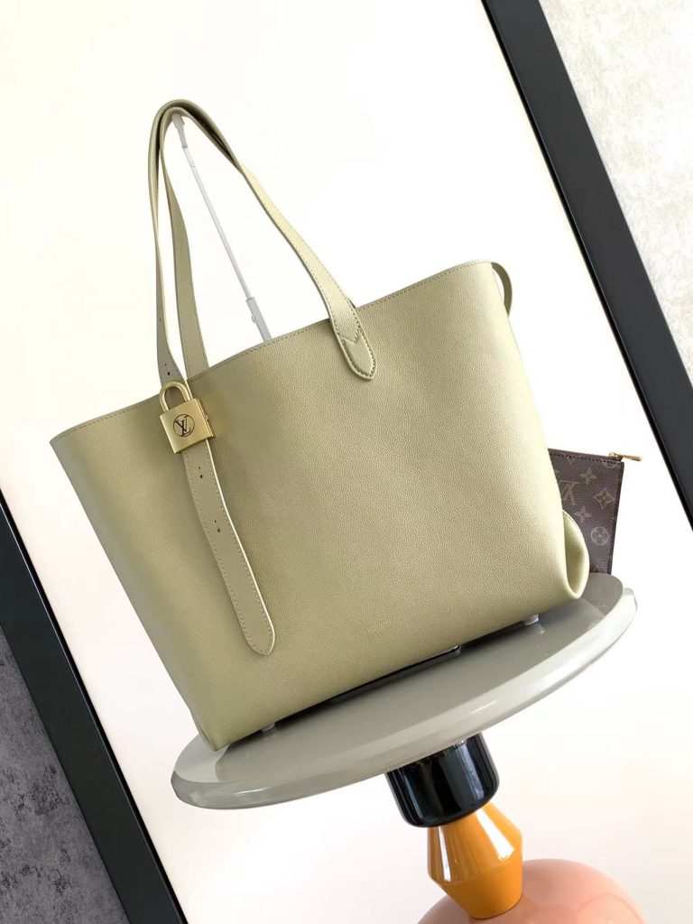 Louis Vuitton Low Key Cabas MM (M25343)