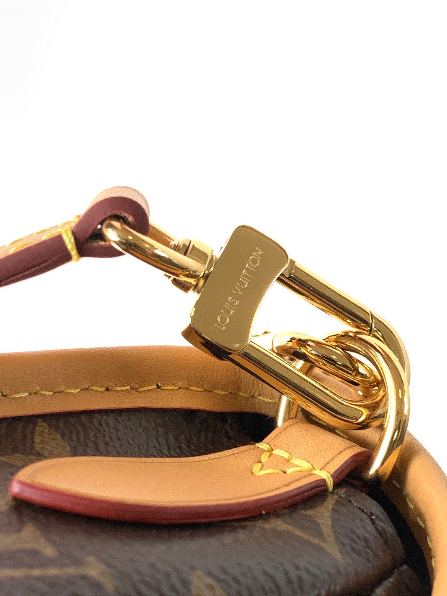 LV M45985 Diane Baguette Bag | Diamond-Quilted Leather - 图片 8
