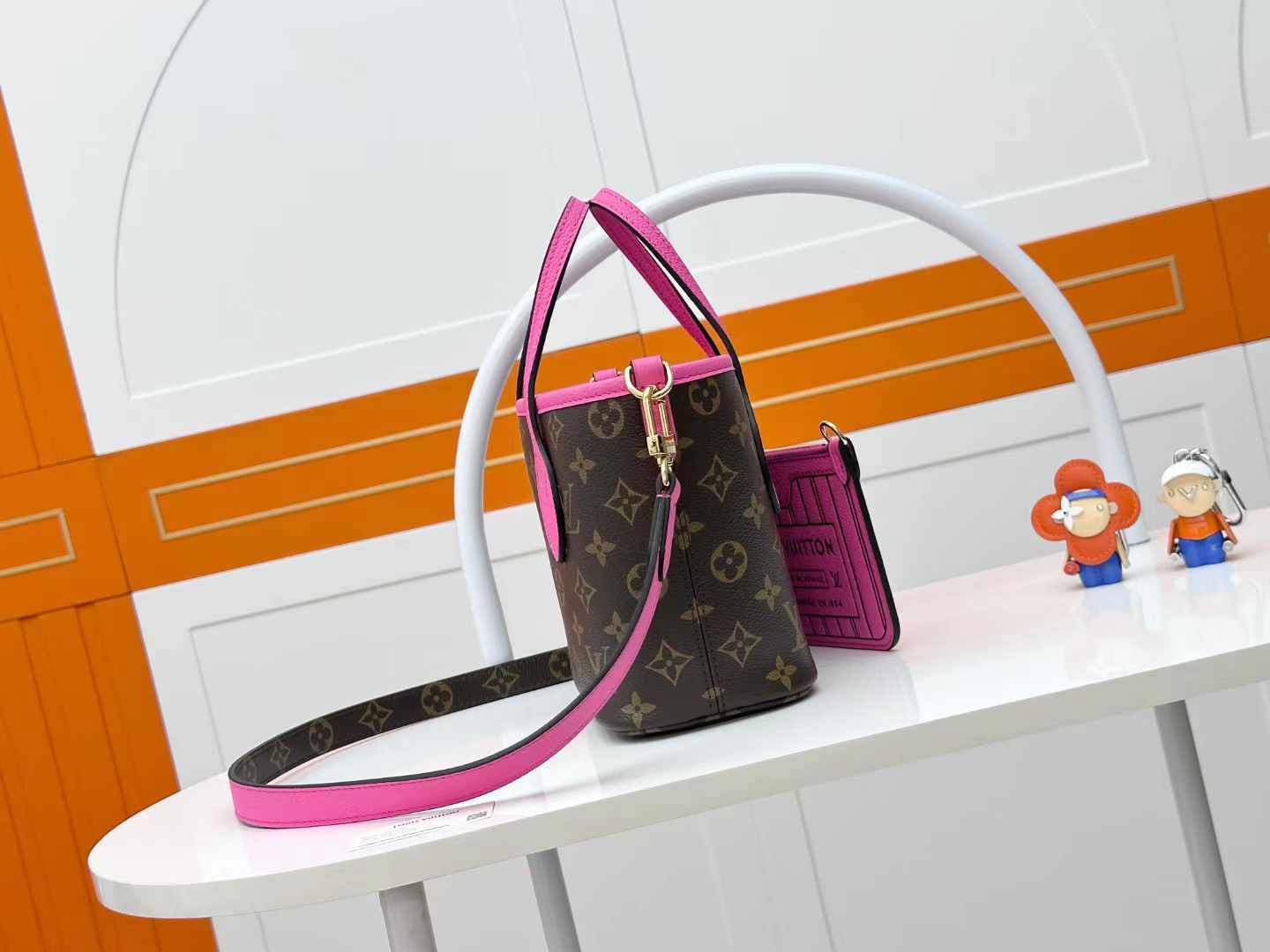 LV M12106 Neverfull Bandoulière Inside Out BB | Pink Monogram - 图片 3